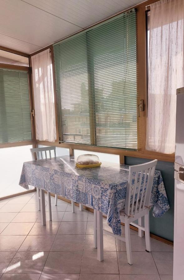 Апартаменты Attico Trilocale Con Solarium A Боргетто-Санто-Спирито Экстерьер фото
